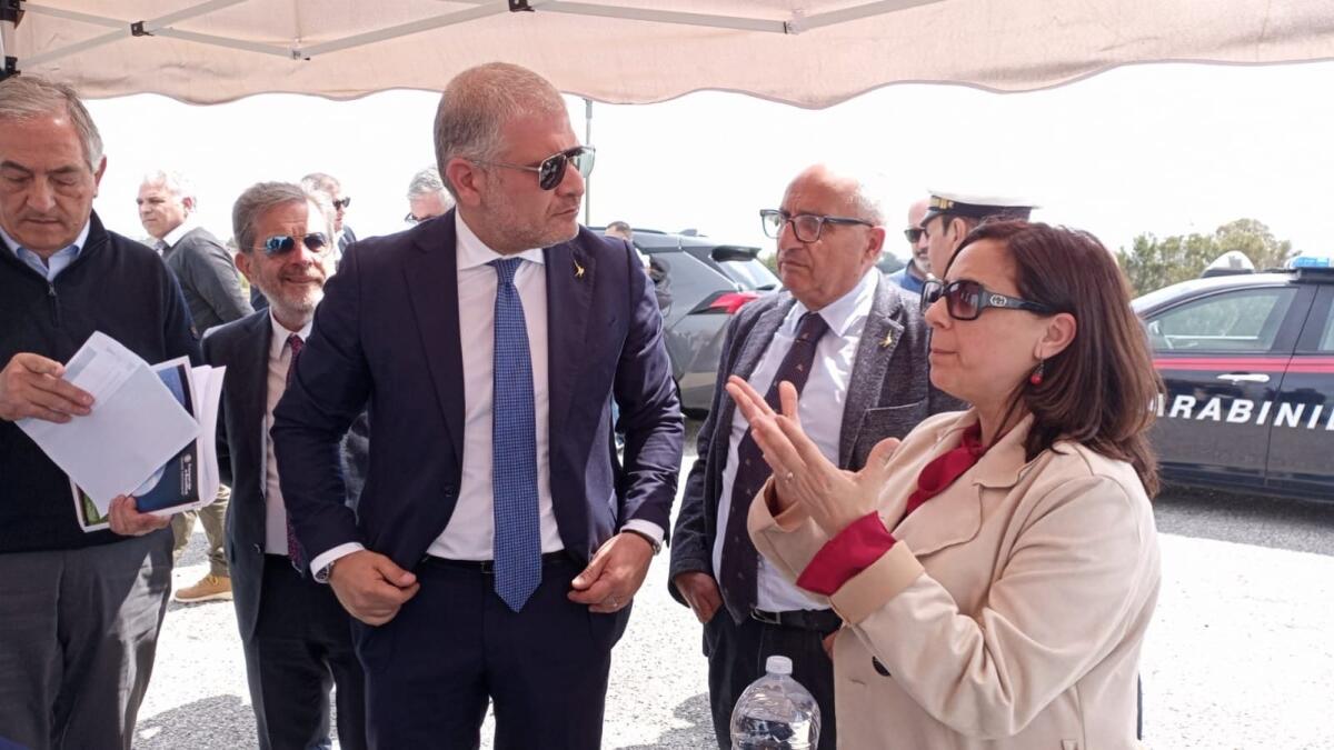 Isola C.R. - Scarseggia l'acqua: il Sindaco espone la problematica al sottosegretario D’Eramo - 