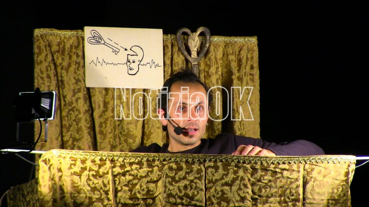 Crotone, Angelo Gallo propone sul palco la magia dei burattini: «Il mio teatro è per tutte le età» - 