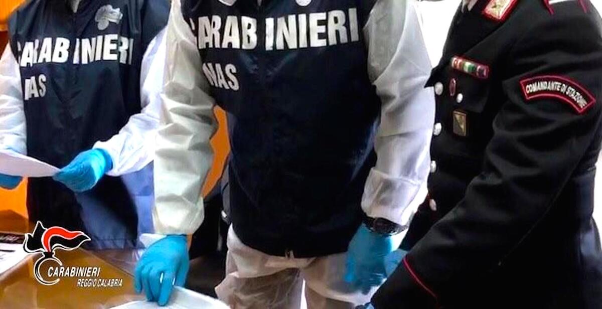 A Pasqua sequestri di cibo irregolare e senza scadenza: intervengono i Nas - 