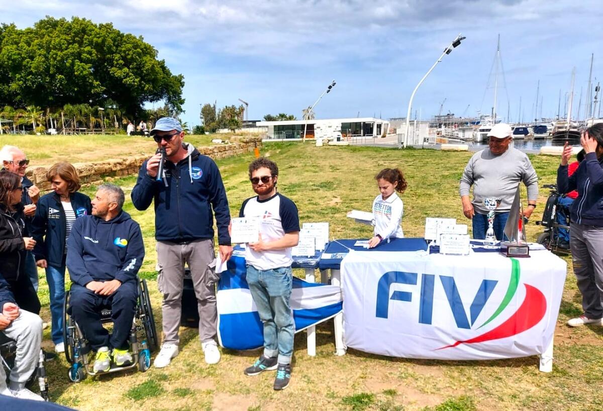 Vincenzo Gulino sul podio della Vela senza esclusi - 