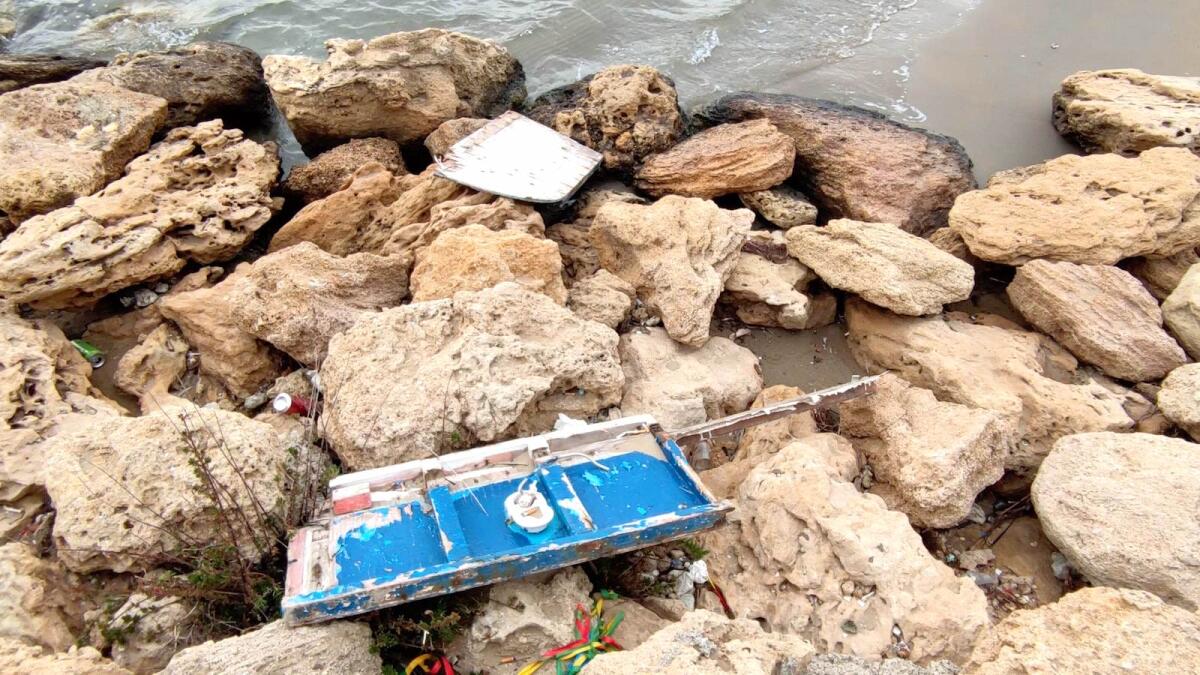 Crotone - Quartieri: lungomare, c'è la bellezza ma anche i rifiuti - 