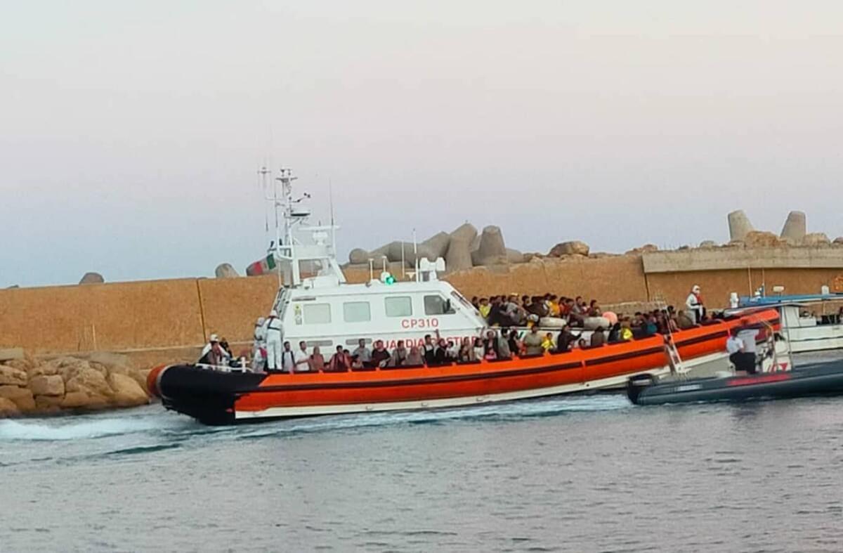 In arrivo un peschereccio con migranti, Occhiuto: «Il Governo pronto a sostenere la Calabria» - 