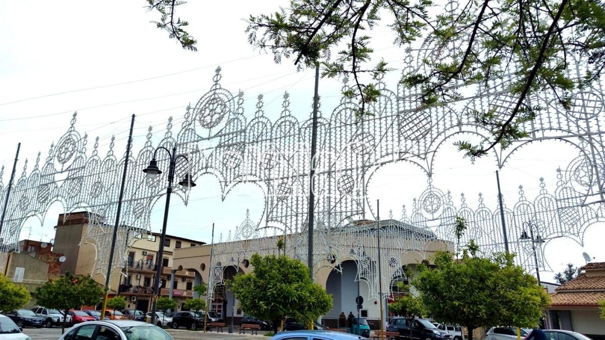 Isola di Capo Rizzuto, Madonna Greca: installate le luminarie -