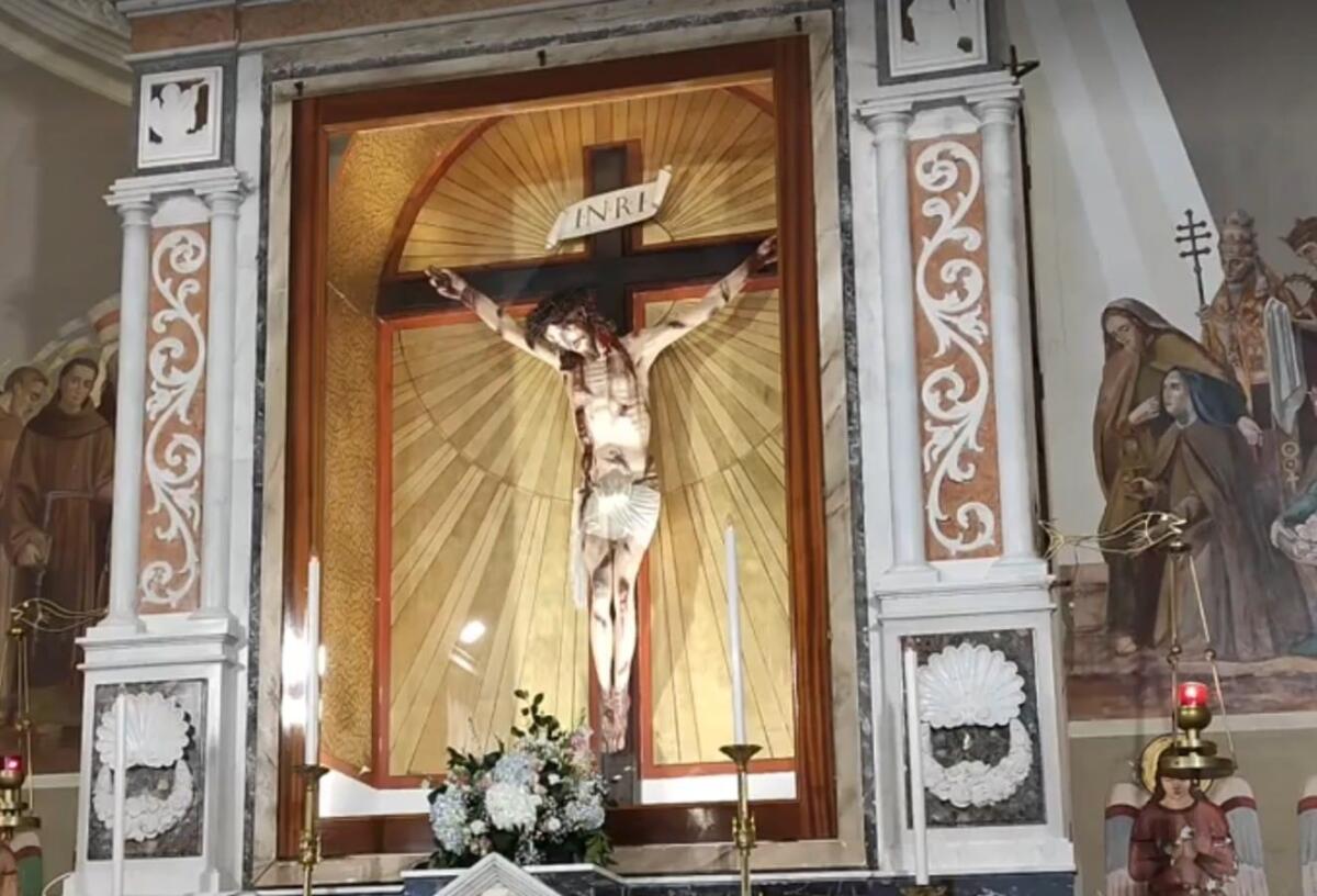 (Video) Cutro, il racconto del restauro del Santissimo Crocifisso - 