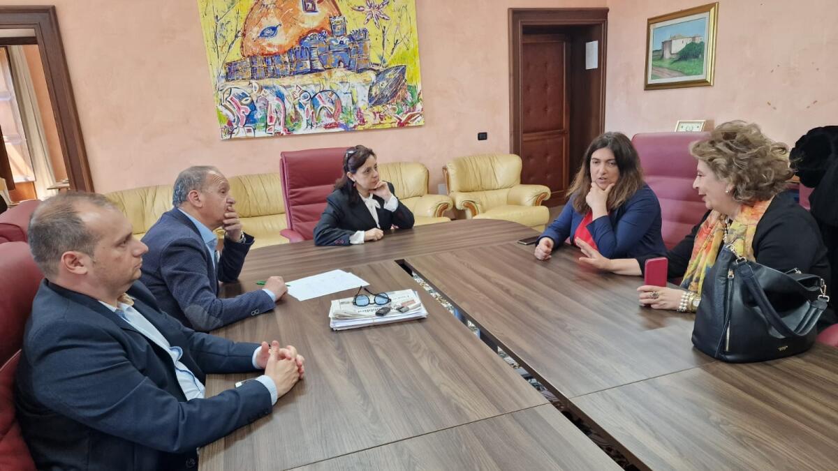 Isola di Capo Rizzuto, problematiche sanitarie: incontro con il Commissario ASP Carbone - 