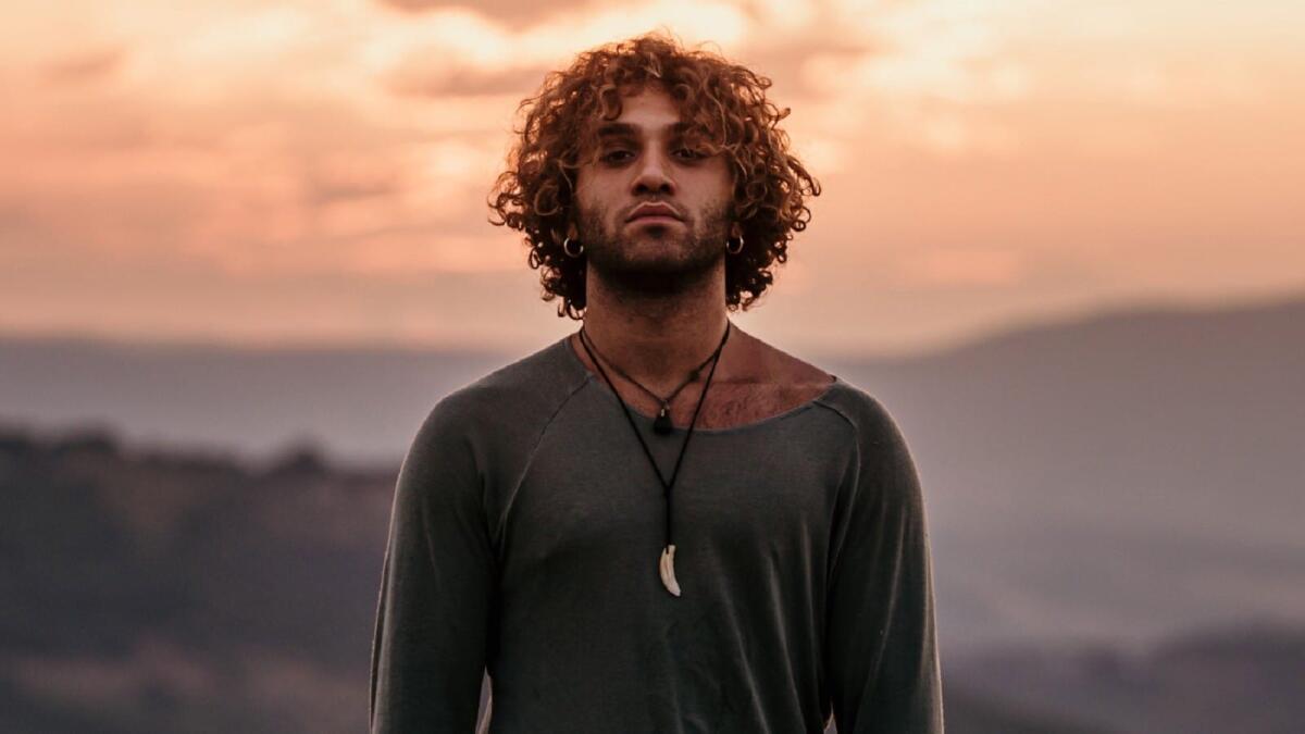 Il cantautore calabrese Francesco Morrone presenta il suo nuovo album: ecco Grotte - 