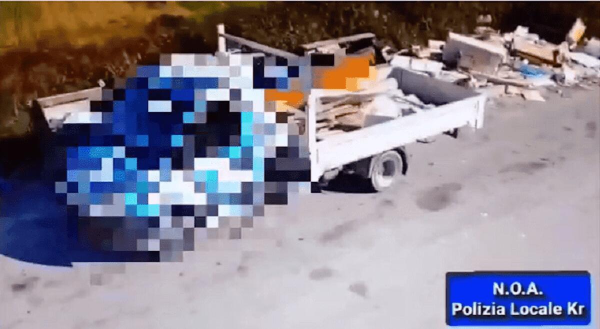 Crotone - Lotta all'abbandono dei rifiuti. Arrivano le videofototrappole - 