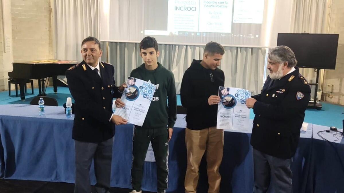 Crotone - Progetto "Incroci" al Pertini Santoni per la cultura della legalità - 