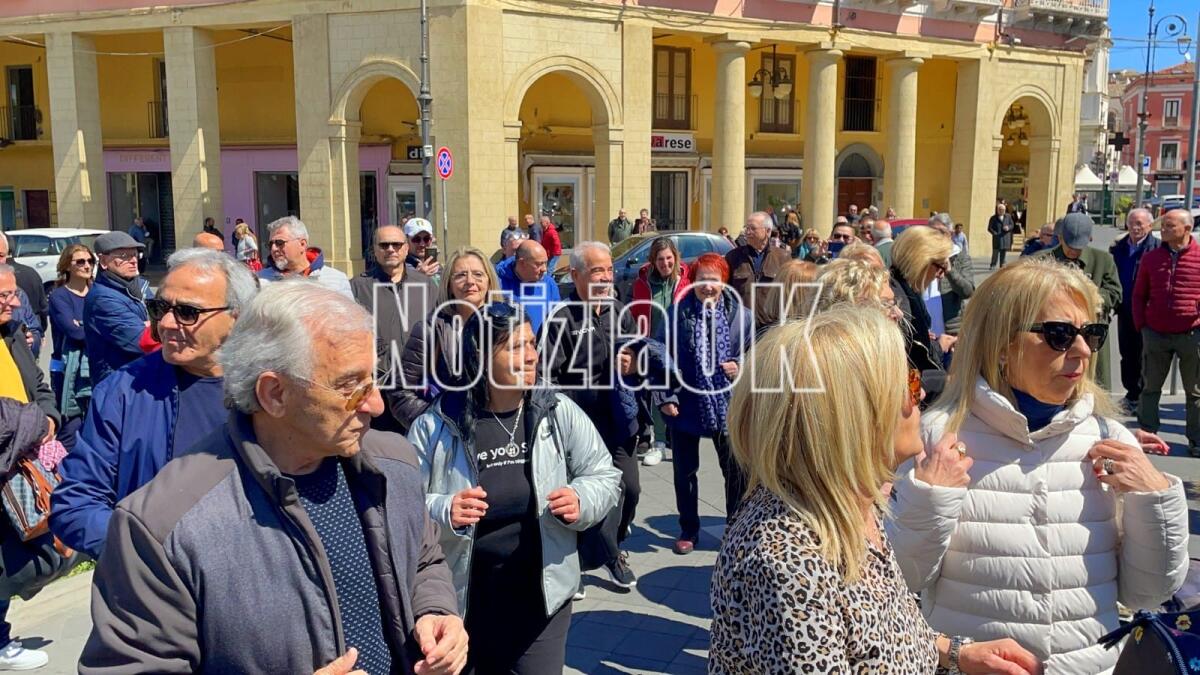 (VIDEO) Si balla in Piazza Pitagora a ritmo di salsa - 