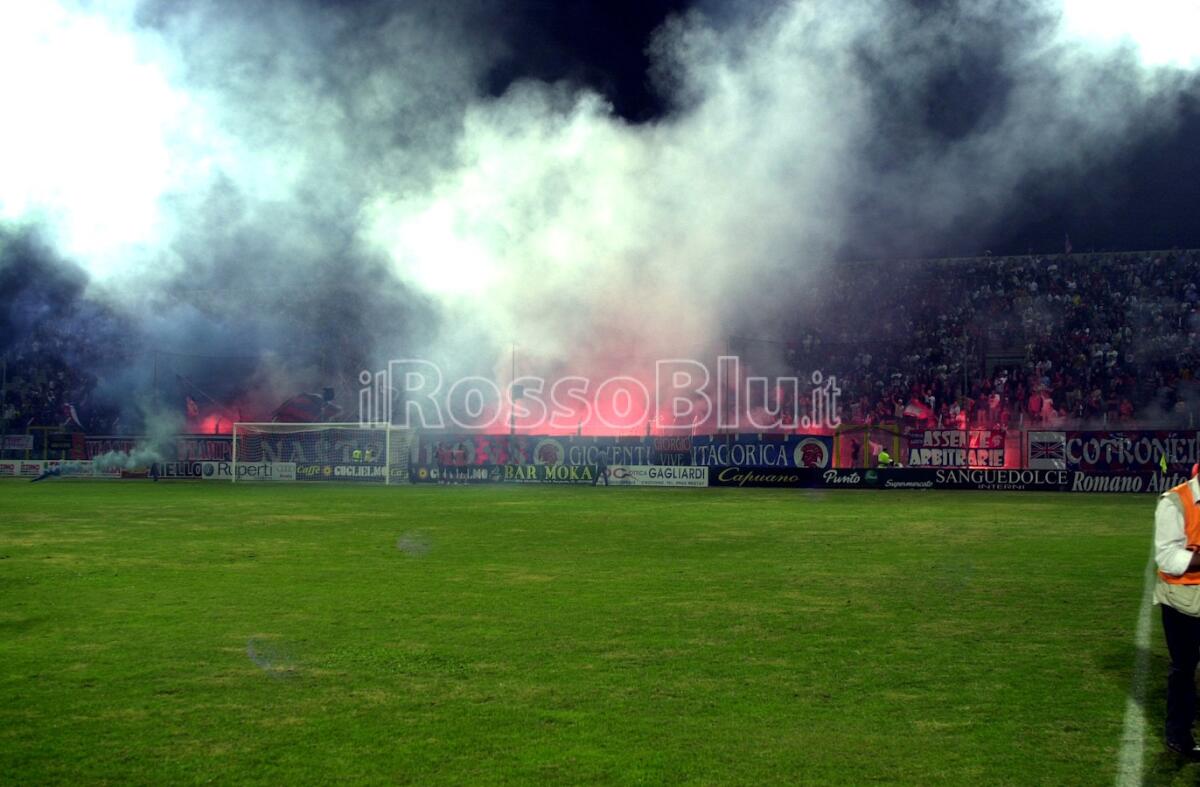 #Crotone100 | Curva infuocata - 2004-2005: Crotone-Torino 2-1 - 
