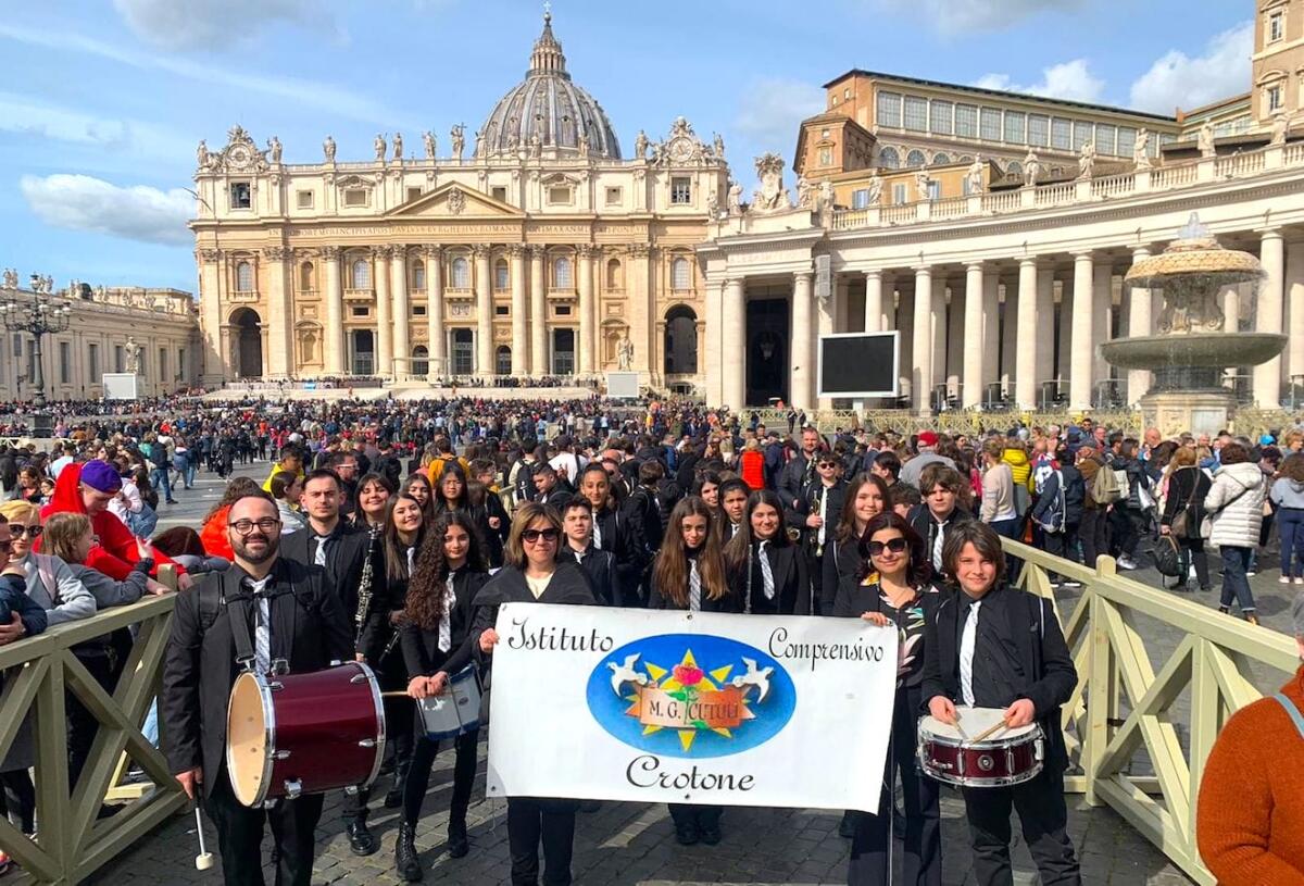 L'Orchestra della Cutuli di Crotone allieta l'udienza di Papa Francesco - 