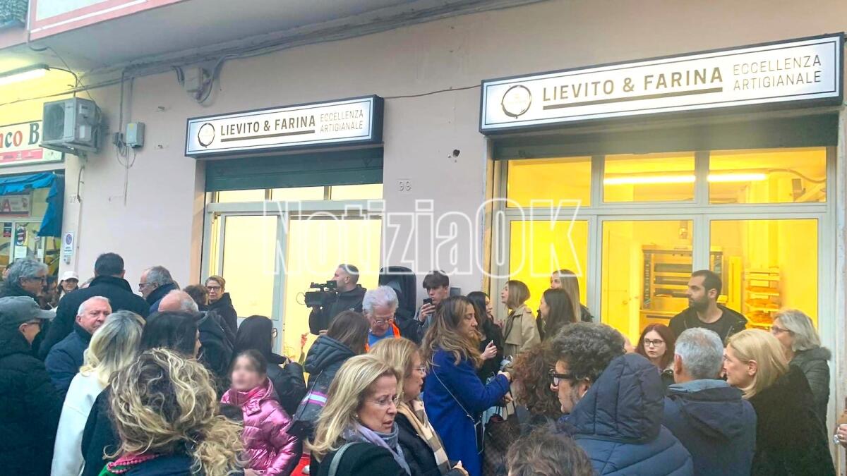 Crotone - Riapre il forno di Corso Messina, una tradizione che rivive -