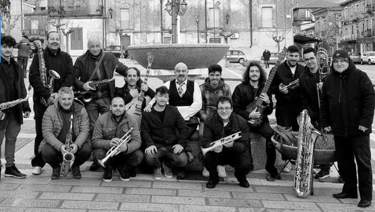 L’AMA Little Big Band in concerto  alla sala teatro dell’Istituto Vinci di Roccabernarda - 
