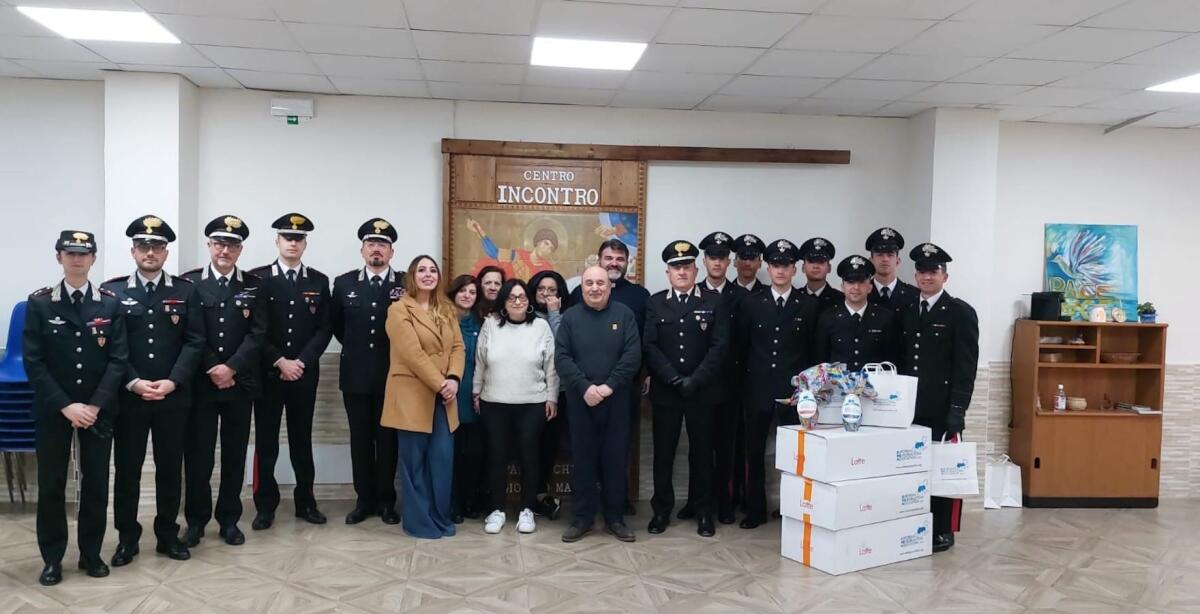 Gli Allievi Carabinieri donano in Calabria uova ai bambini e alle famiglie in difficoltà - 