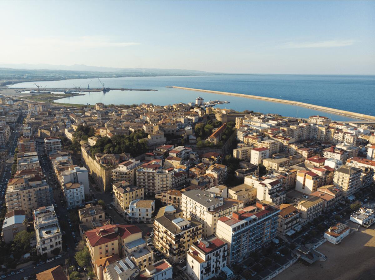 Crotone - Musica troppo alta nel centro storico: sequestro di apparecchiature e denunce - 