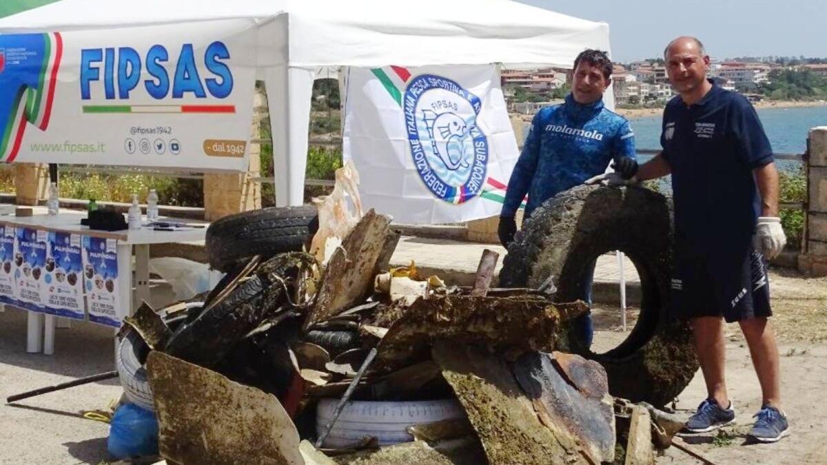 Crotone protagonista nella giornata di "Pulifondali e pulispiagge 2023" - 