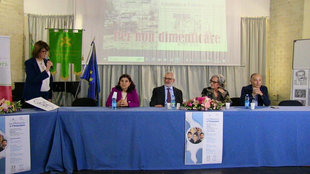 Strage di Capaci, il Pertini-Santoni di Crotone fa memoria: "La legalità si costruisce insieme, partendo dal rispetto" - 