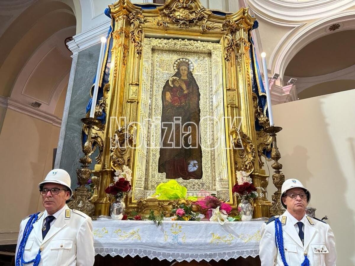 Crotone - Gli orari di apertura della Basilica Cattedrale nella notte del Pellegrinaggio - 