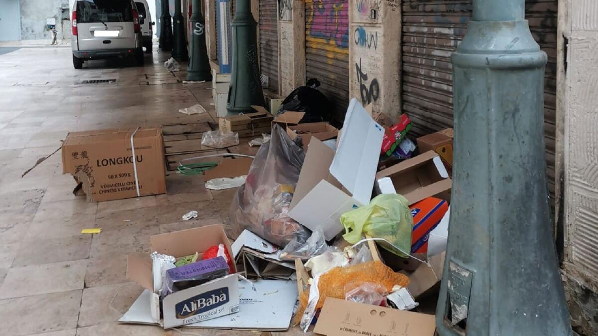 Crotone, Piazza Mercato in cattivo stato: la denuncia del Consigliere Meo - 