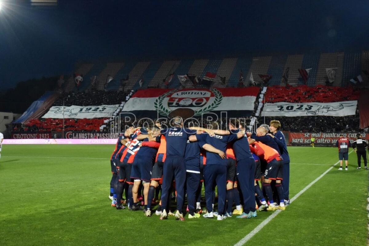 #CrotoneFoggia 2-2 | Il Crotone in 45 minuti getta al vento una stagione - 