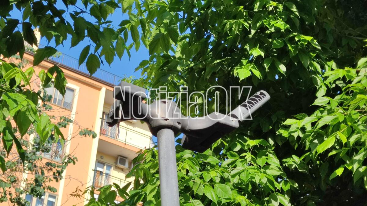 Nei quartieri di Crotone: a Corso Mazzini "fari rotti", serata a lume di candele? - 