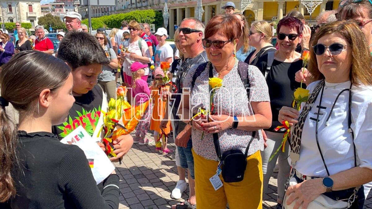 Crotone città dell'accoglienza: duemila tedeschi invadono il territorio - 