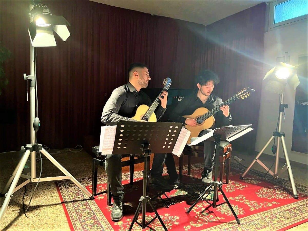 Crotone, al Liceo Musicale "O. Stillo" recital del duo chitarristico Bellino - Bruno - 