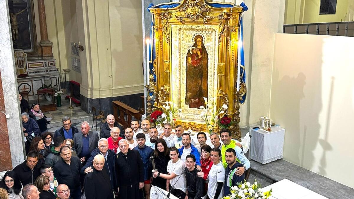 Crotone, i teodofori della pace ai piedi della Madonna di Capo Colonna - 