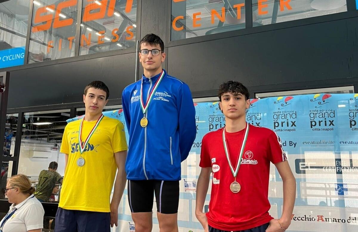 Nuoto - Due ori e un bronzo per il crotonese Pittelli al Meeting Città di Napoli - 