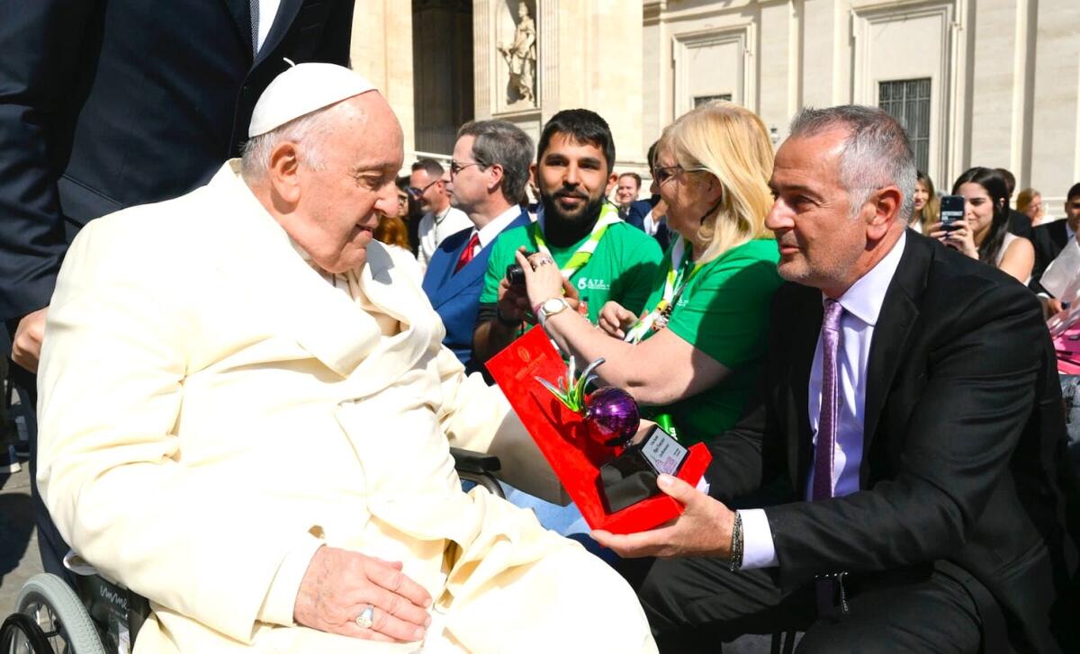 Nelle mani di Papa Francesco un dono di Calabria - 
