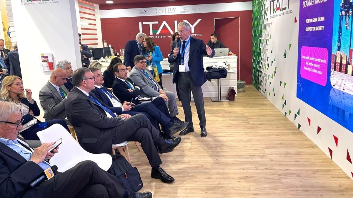 Agostinelli traccia le linee guida per lo sviluppo portuale calabrese - 