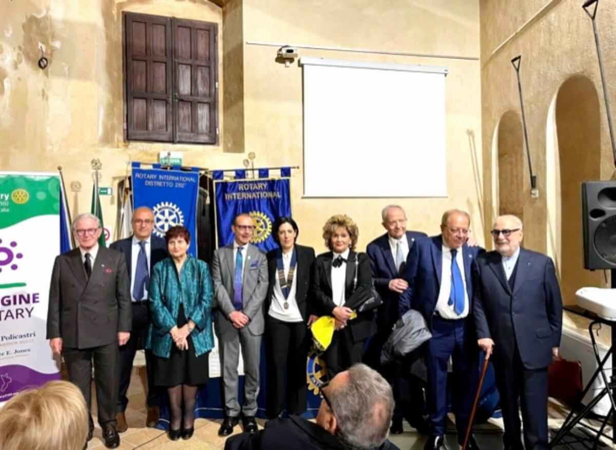 Al Castello Carafa celebrati i vent'anni del Rotary Club Santa Severina - 