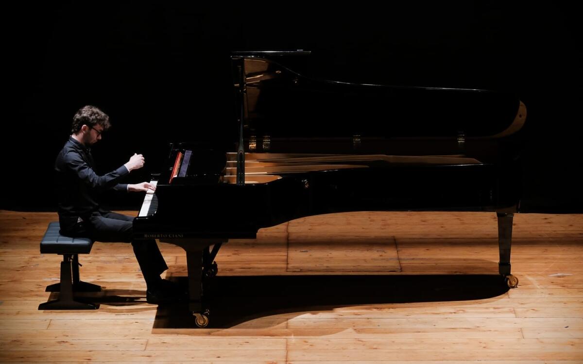 Crotone, al "Pitagora" il concerto del pianista Angelo Nasuto - 