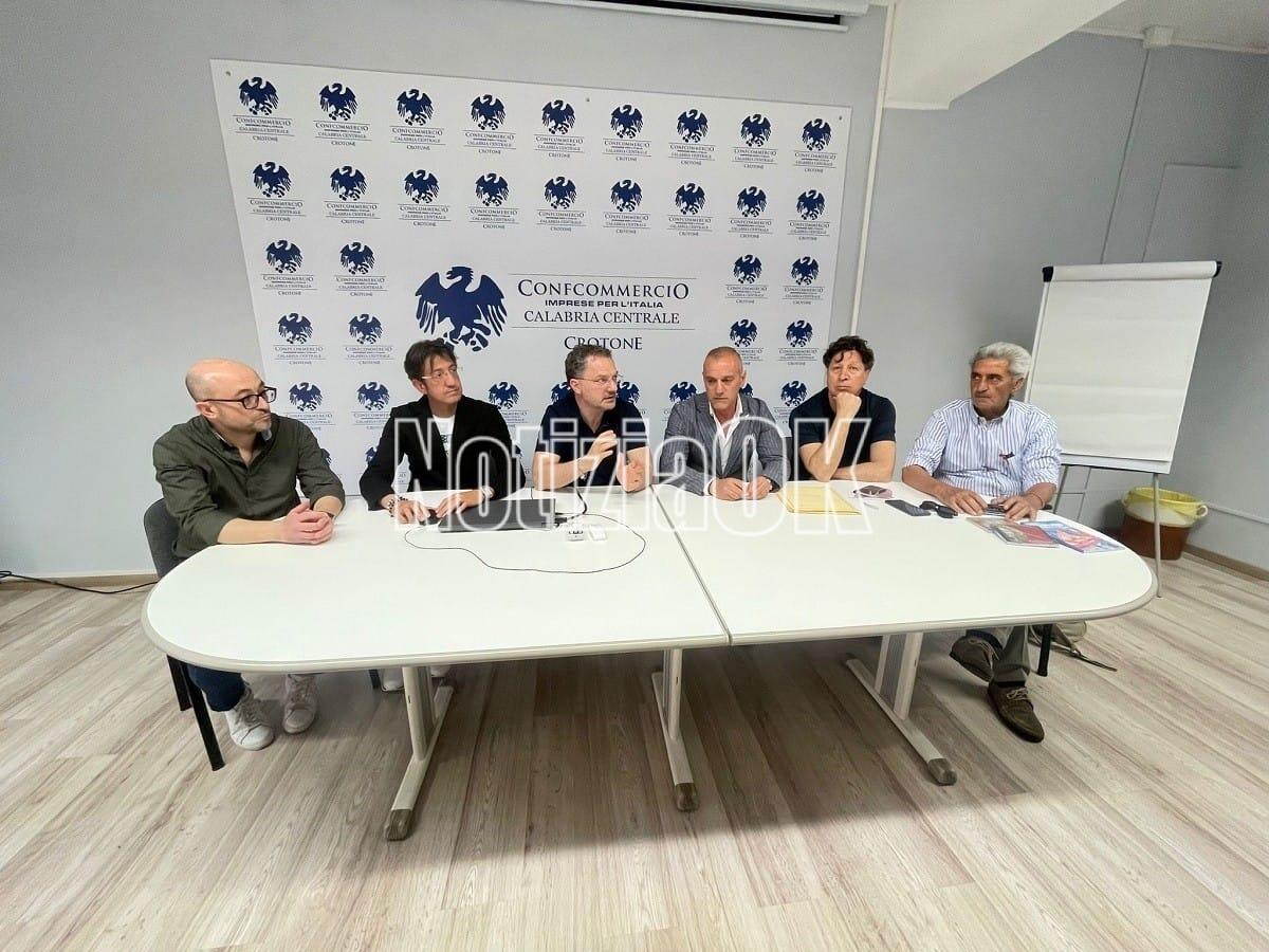 Crotone - Via Roma in Festa con musica, promozioni e tanto divertimento - Ottavio Belfiore, Giovanni Cimini, Antonio Casillo, Giuseppe Masellis, Franco Passero, Raffaele Muraca