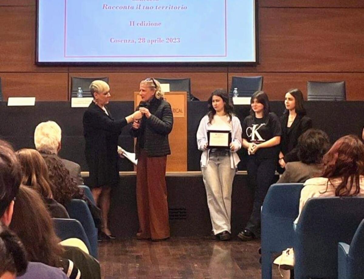 Crotone, il Liceo Pitagora primo al concorso "Racconta il tuo territorio" della Fondazione Carical - 