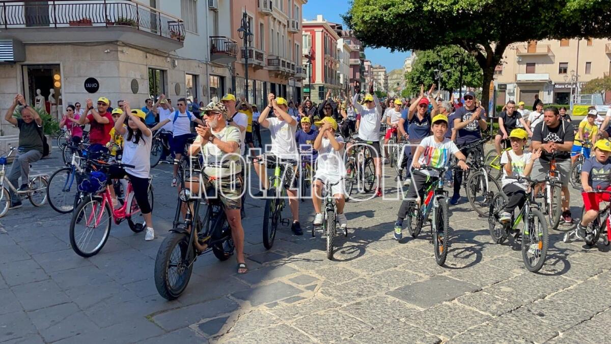 Crotone, una mattina di sole con Bicincittà: “Il futuro è la mobilità sostenibile” - 