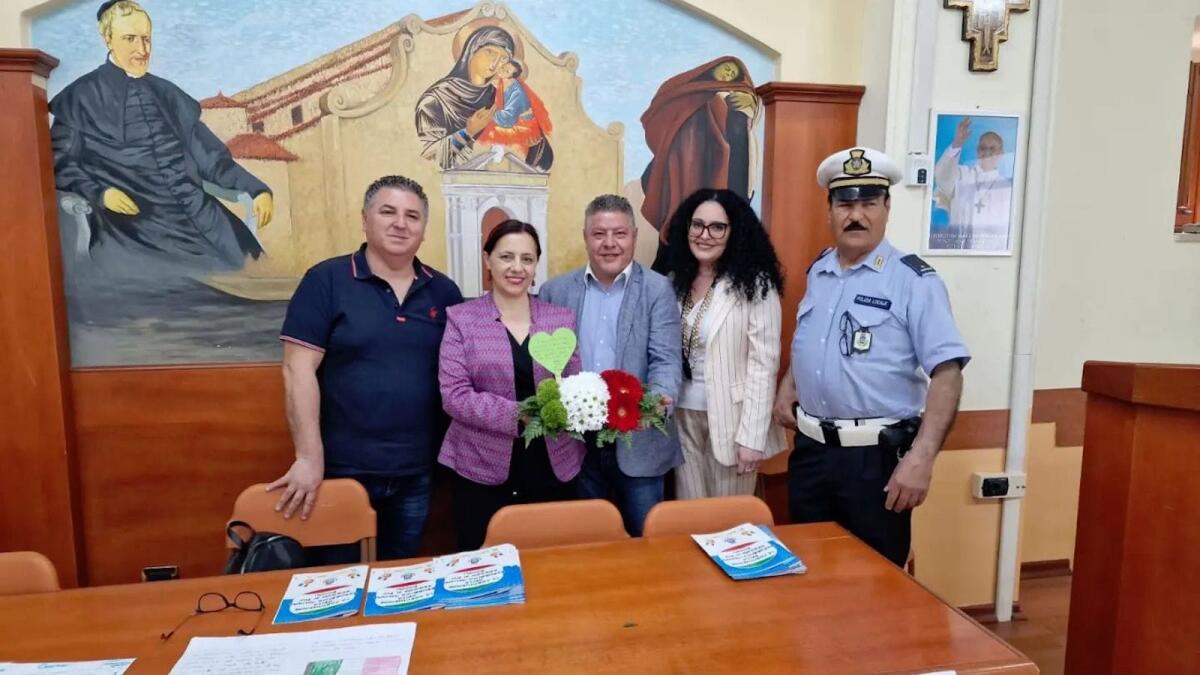 Isola di Capo Rizzuto, a scuola di Costituzione: consegnata ai ragazzi una versione semplificata - 