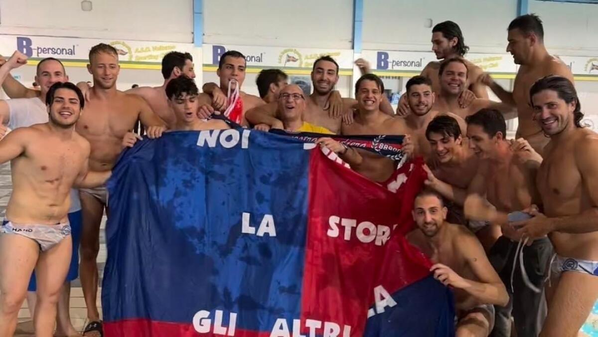 Pallanuoto - Rari Nantes Auditore, è festa grande: la squadra di Arcuri è in Serie A2 - 