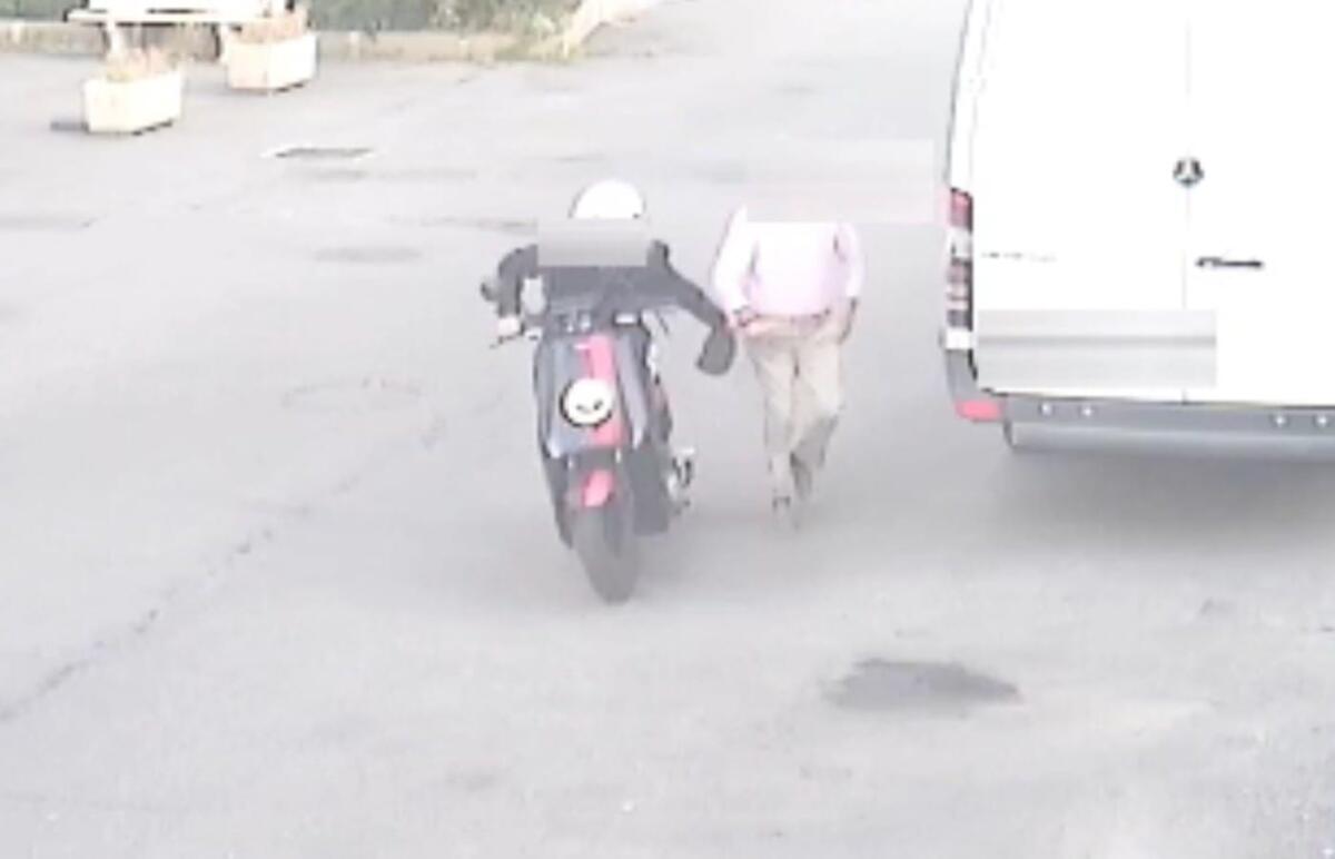 Calabria - Scippa un anziano ma viene fermato e arrestato dalla Polizia - 