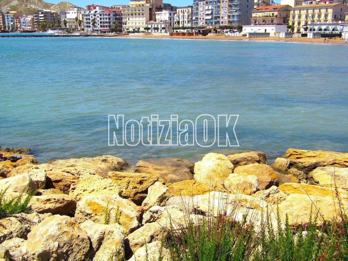 Crotone, revoca del divieto di balneazione in un tratto di lungomare - 