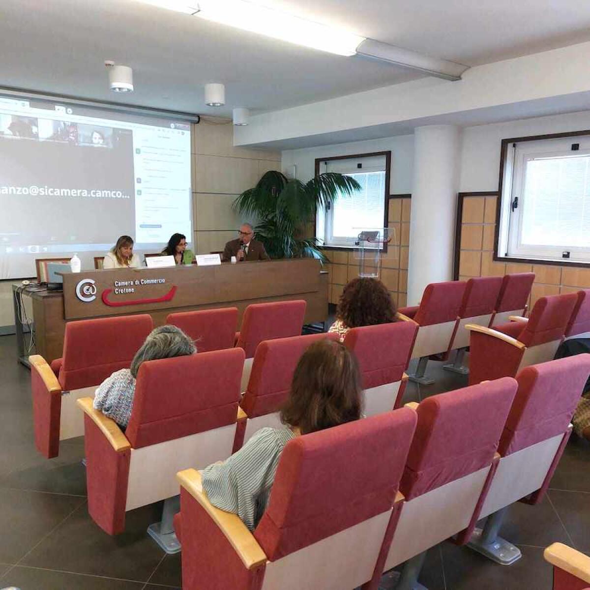 Crotone - Aziende confiscate, concluso il progetto Openknowledge - 