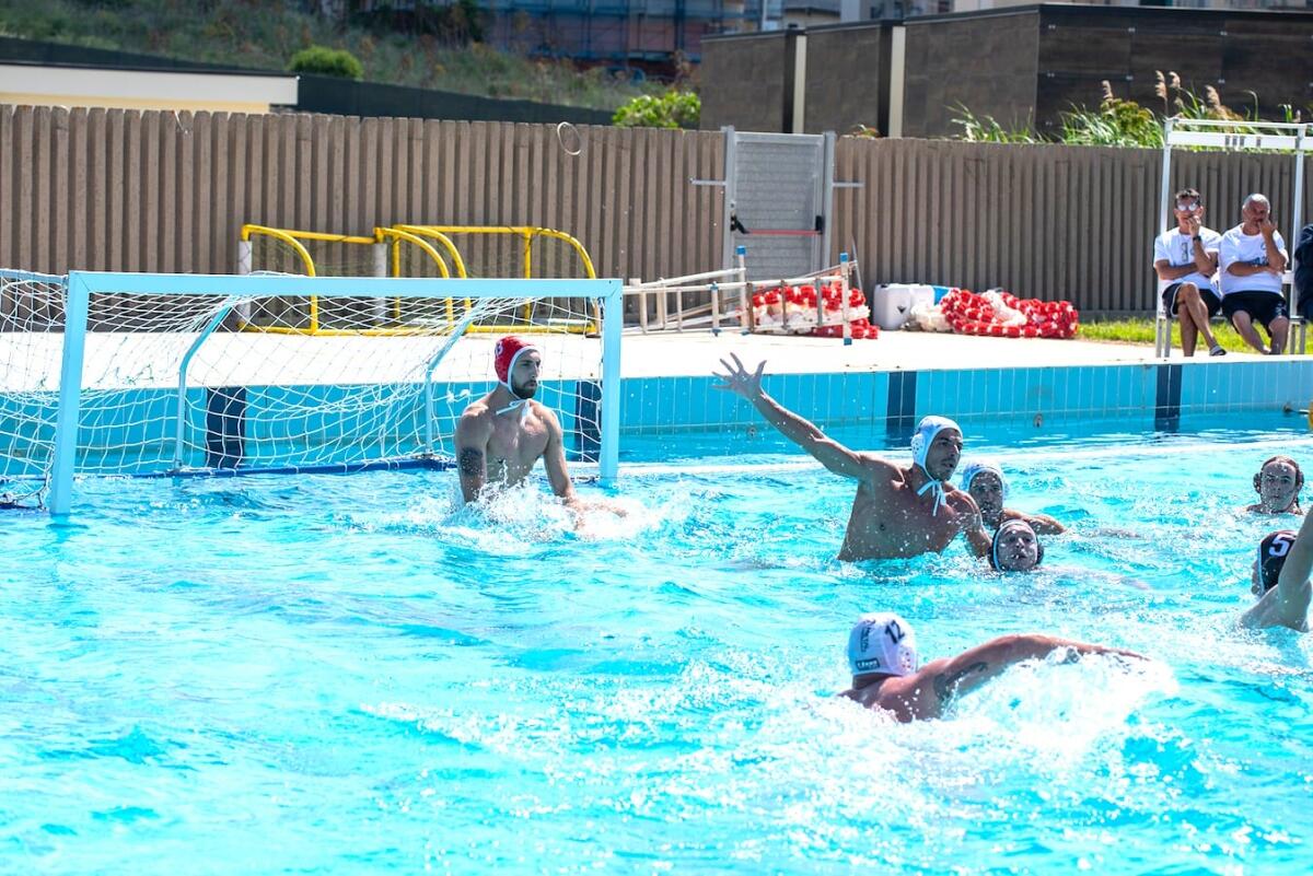 Pallanuoto - La Rari Nantes Crotone festeggia: adesso testa alla finalissima per la Serie A - 