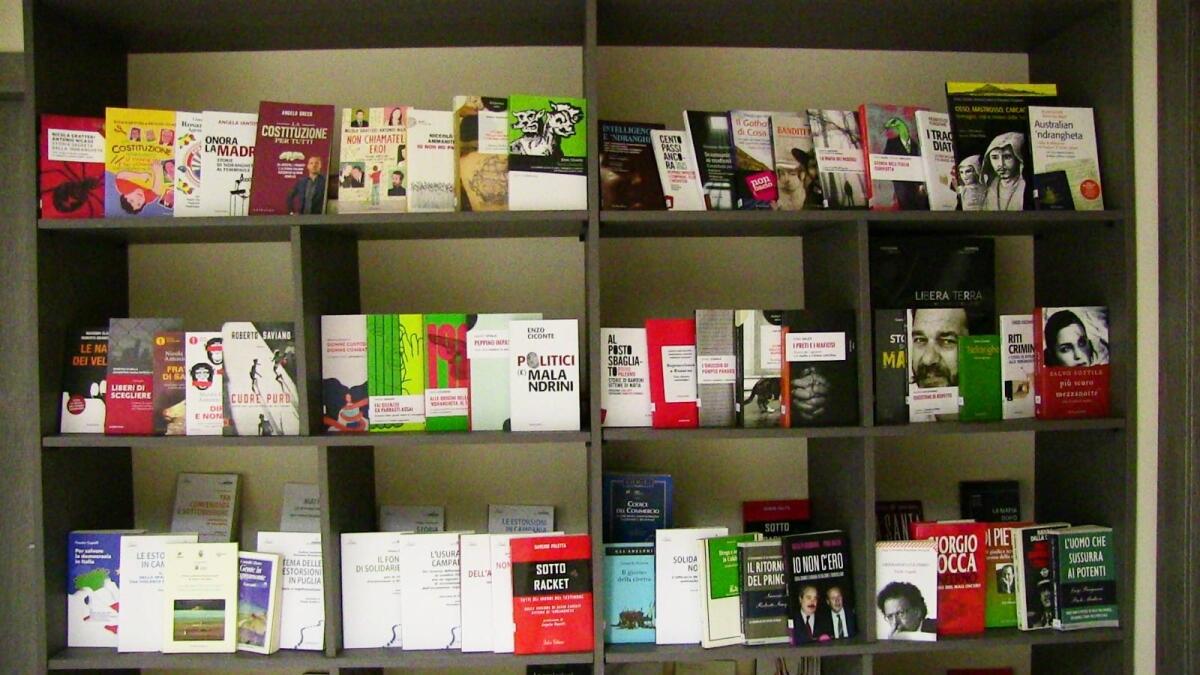 Crotone - Apre la Biblioteca della Legalità intitolata a Dodò Gabriele - 