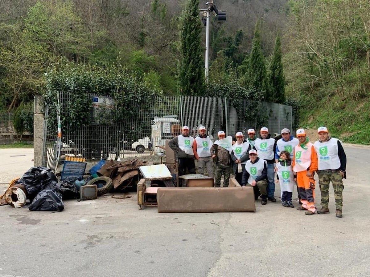 Calabria, 6400 kg di rifiuti raccolti nella attività di ripristino e salvaguardia dell'ambiente naturale - 