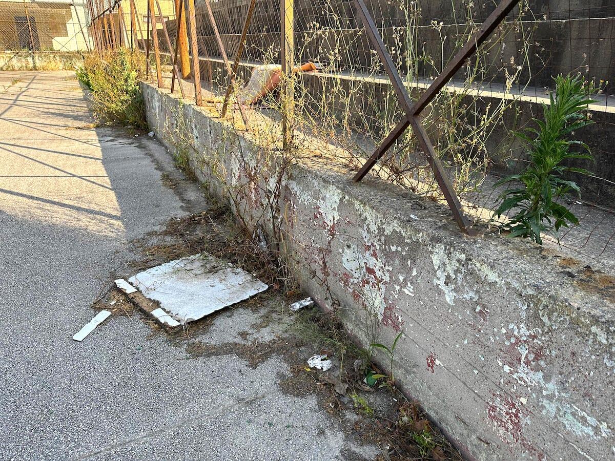 (Foto) Crotone - Marisa Luana Cavallo: «Qualcuno salvi il campetto della Cooperativa Scintilla» - 