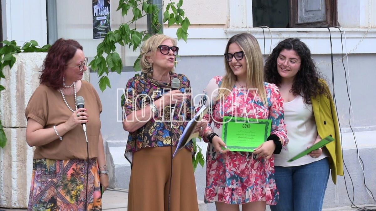 (VIDEO) Il Liceo Classico Pitagora di Crotone premia i suoi studenti migliori - 