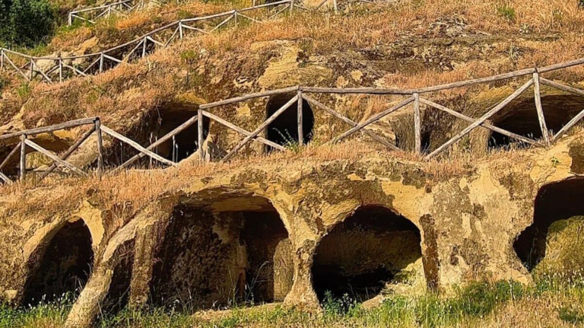 Verzino, il marchesato che attrae con le sue grotte e misteri - 