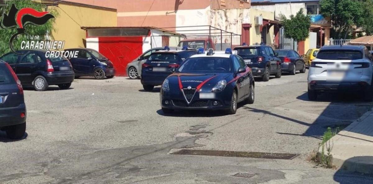 Crotone, controlli serrati nel quartiere Acquabona - 