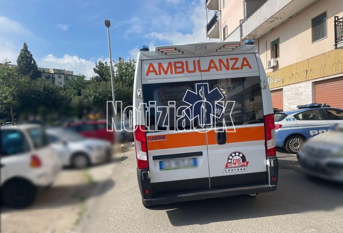 Crotone - Furto in pieno centro: deruba una signora e la fa cadere a terra - 