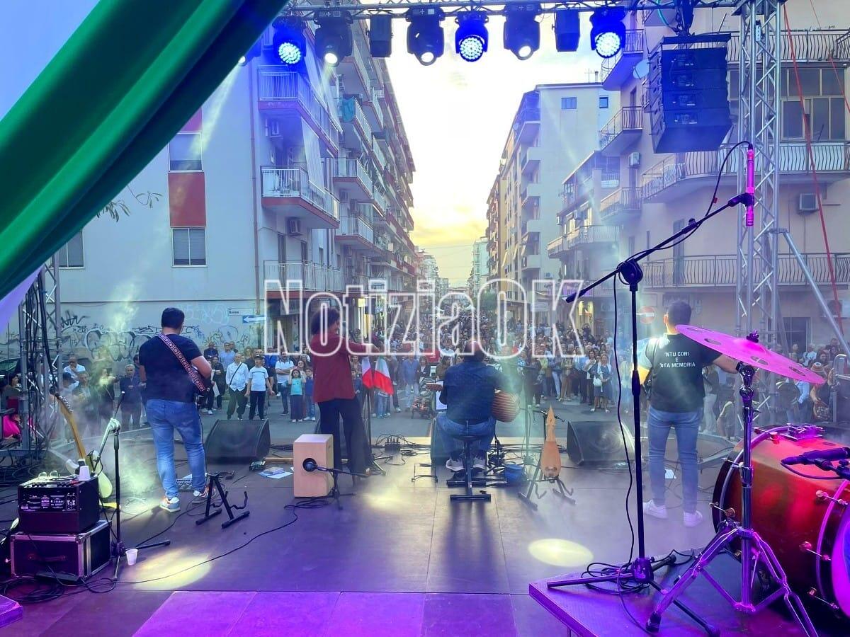 (VIDEO) Crotone - Via Roma gremita nella festa del 2 giugno - 